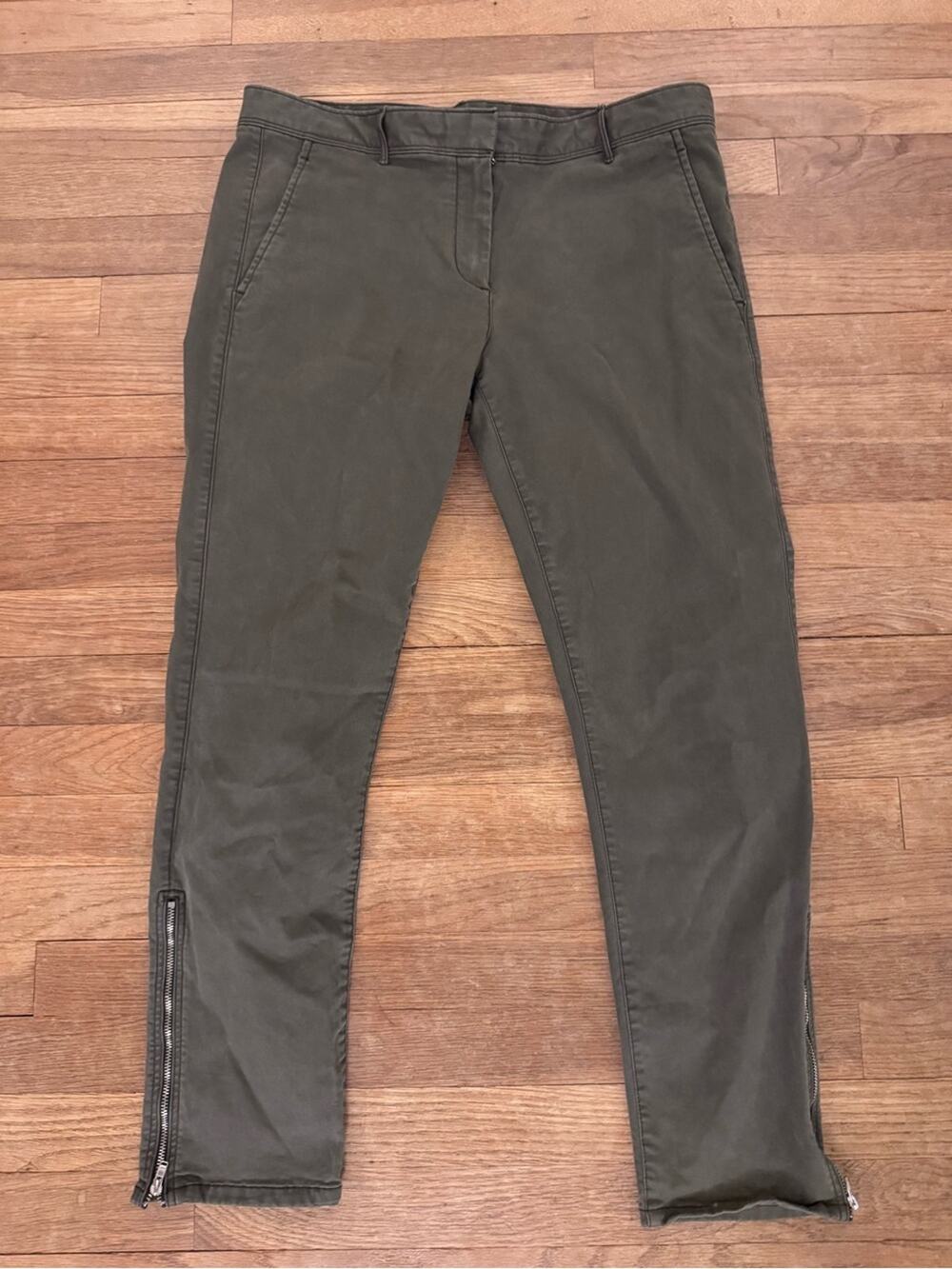 Gap Women's Green Khakis Skinny Mini Pants - Size 10
b89